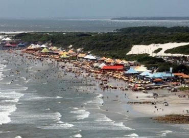 Justiça indefere pedido de Prefeitura e mantém fechadas praias de Salinópolis, nordeste do Pará.