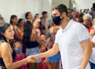 Ronie Silva leva ação natalina para município do Marajó.